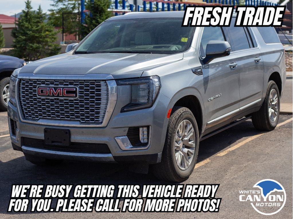 Used 2023 GMC Yukon XL Denali AWD/4WD image 2