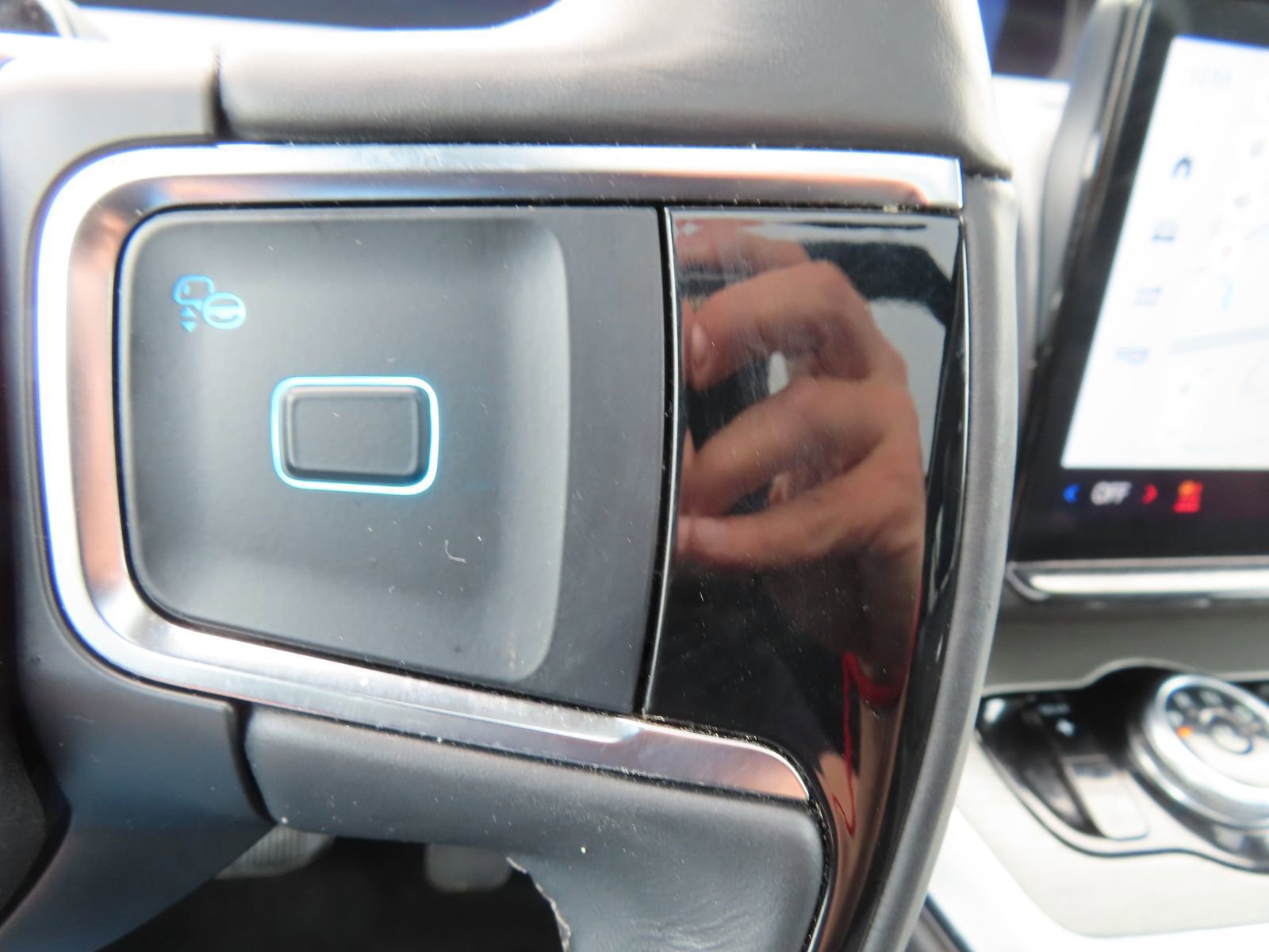 Certified 2025 Ford Expedition Max Platinum w/ Driver's Package image 19