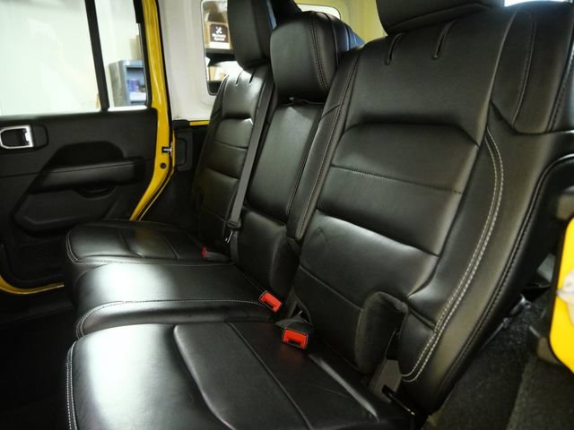Used 2019 Jeep Wrangler Unlimited Sahara w/ Uconnect 4C Nav & Sound Group AWD/4WD image 17
