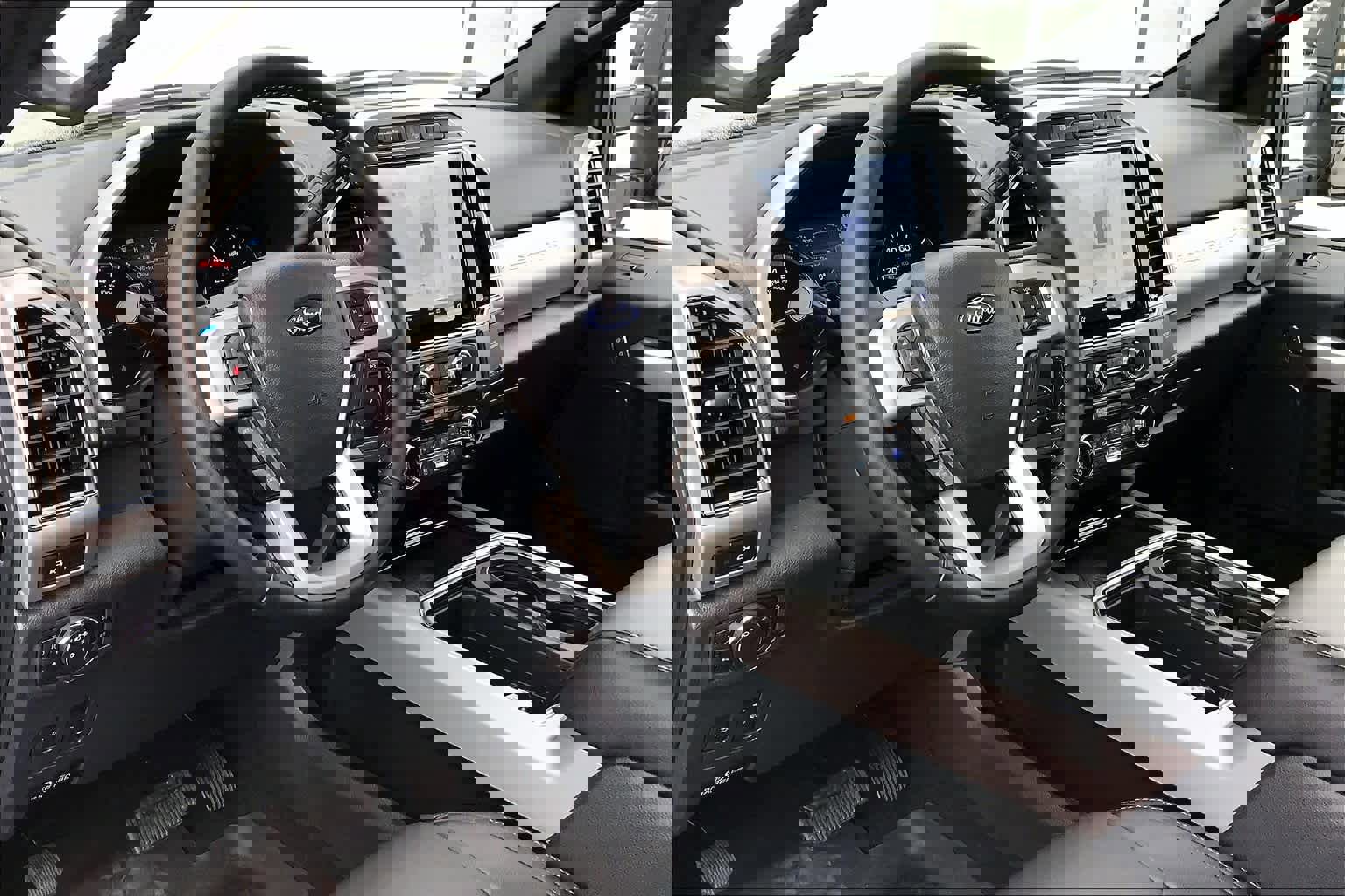 Certified 2022 Ford F350 Lariat w/ Black Appearance Package image 17