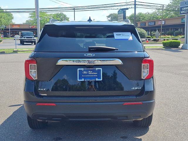 Certified 2023 Ford Explorer XLT image 3