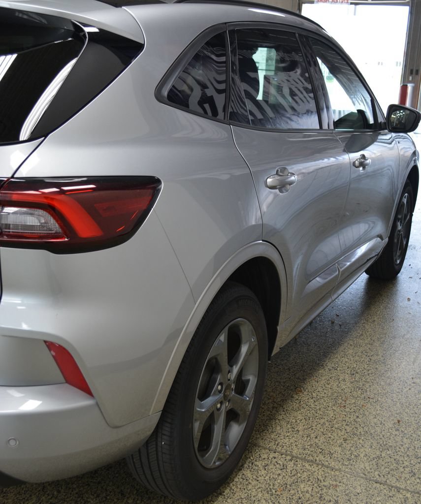 Certified 2024 Ford Escape ST-Line w/ Tech Pack #1 AWD/4WD image 7