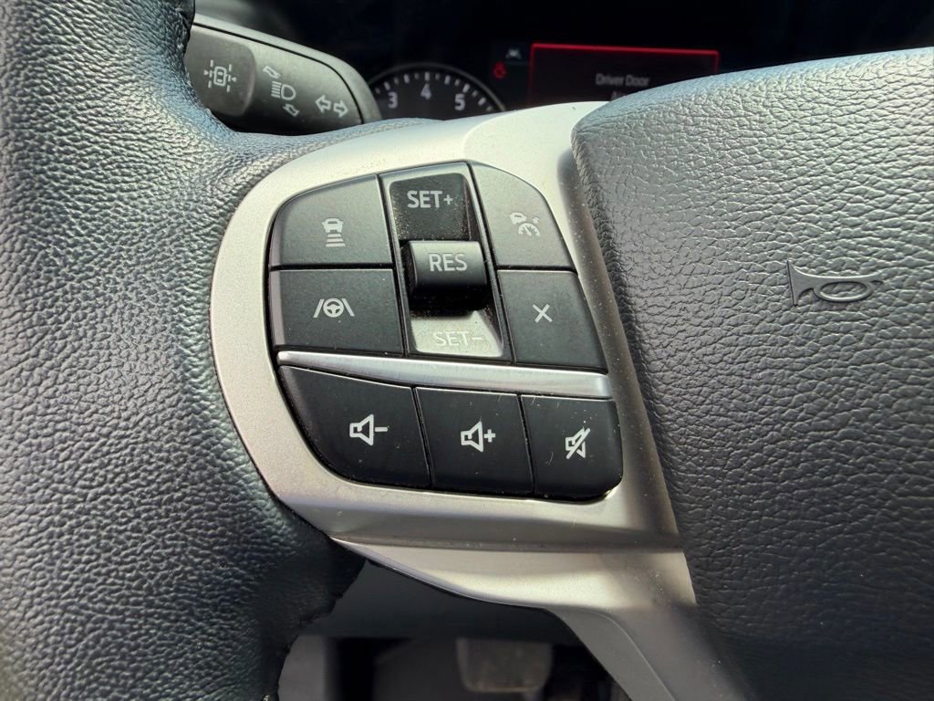 Certified 2023 Ford Explorer XLT w/ Equipment Group 202A AWD/4WD image 15
