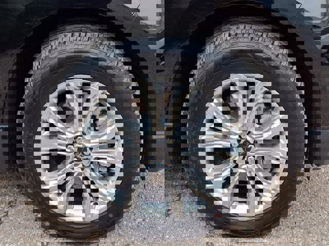 Certified 2024 Ford Edge Titanium w/ Class II Trailer Tow Package image 32