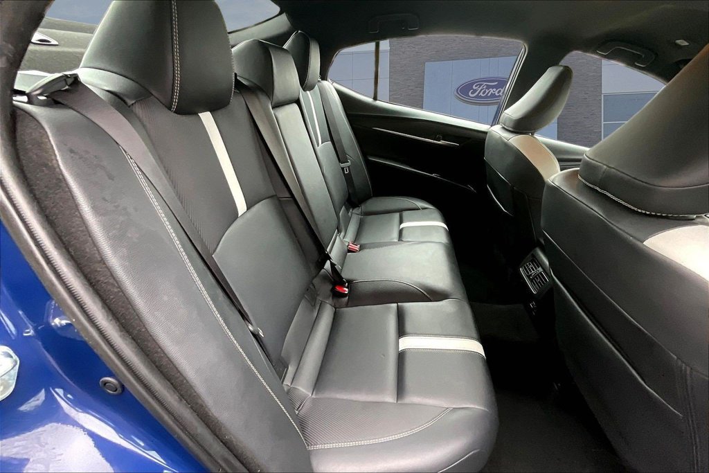 Used 2025 Toyota Camry SE FWD image 25