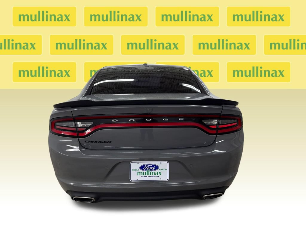 Used 2019 Dodge Charger SXT w/ Blacktop Package RWD image 7