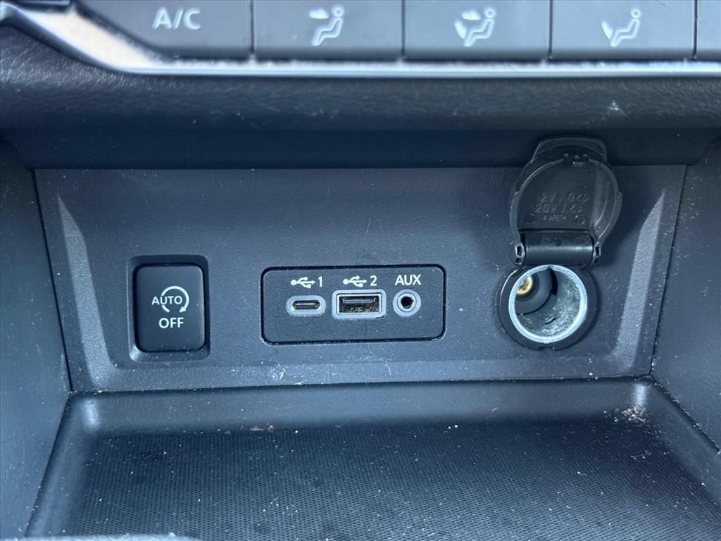 Used 2025 Nissan Sentra SV FWD image 24