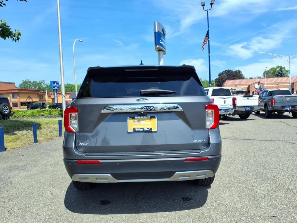 Certified 2024 Ford Explorer XLT w/ Equipment Group 202A AWD/4WD image 8