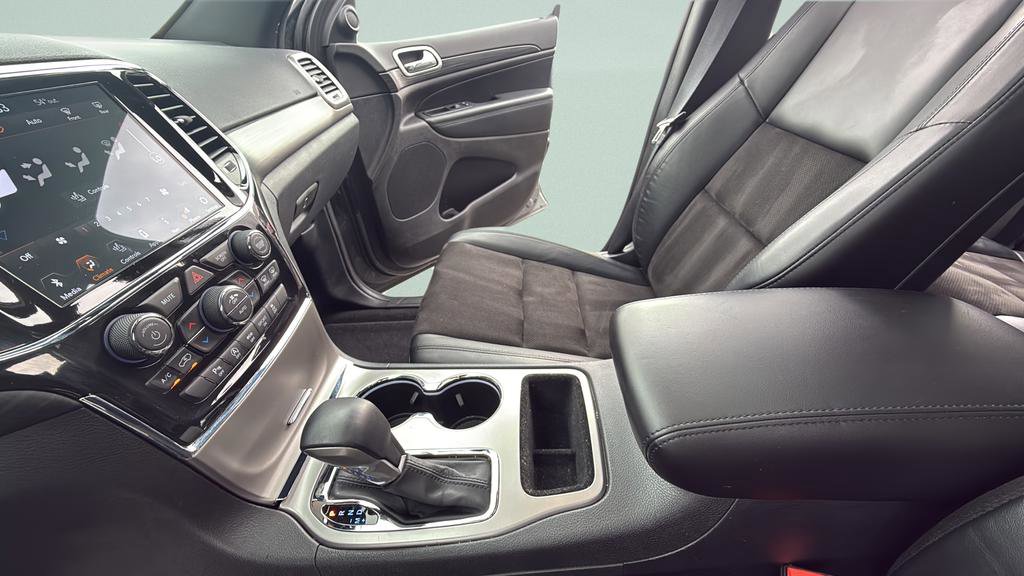 Used 2021 Jeep Grand Cherokee Laredo X AWD/4WD image 19