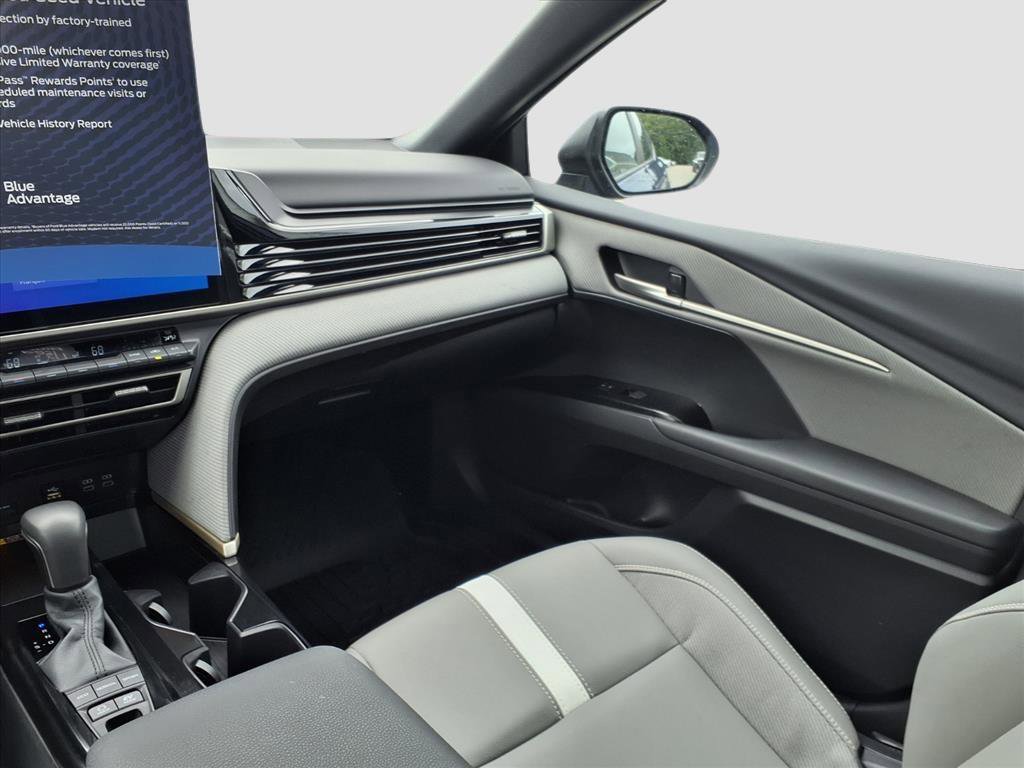 Used 2025 Toyota Camry Hybrid image 12