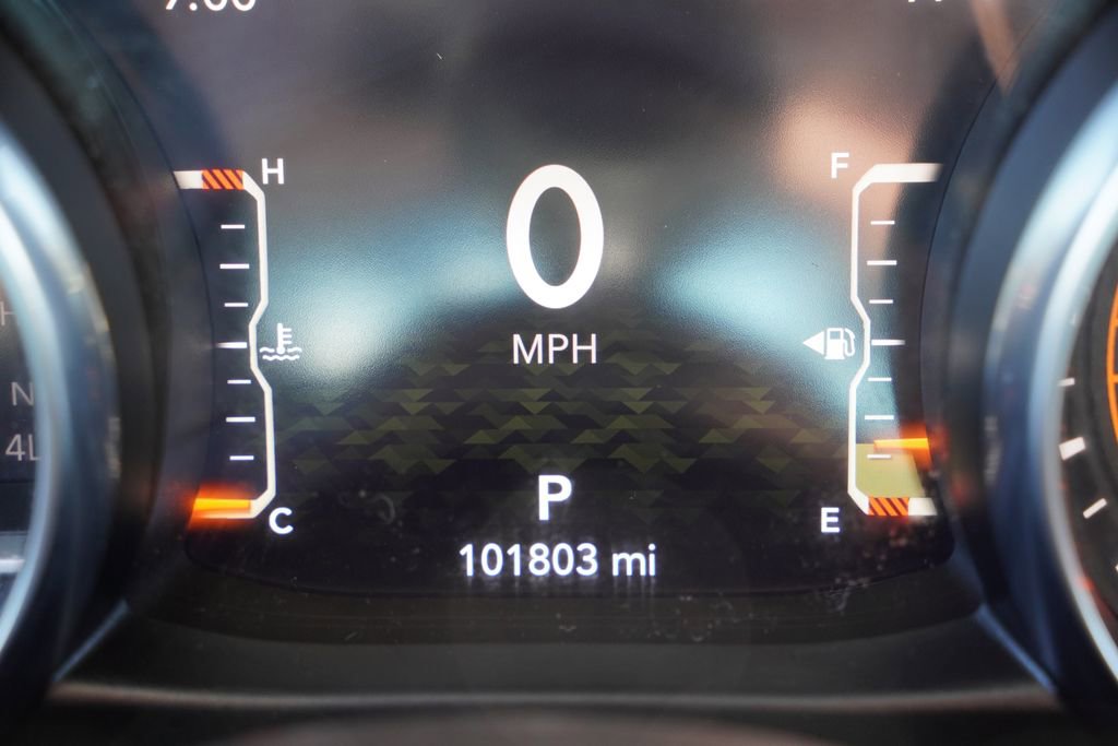 Used 2019 Jeep Wrangler Unlimited Sahara w/ Uconnect 4C Nav & Sound Group AWD/4WD image 32