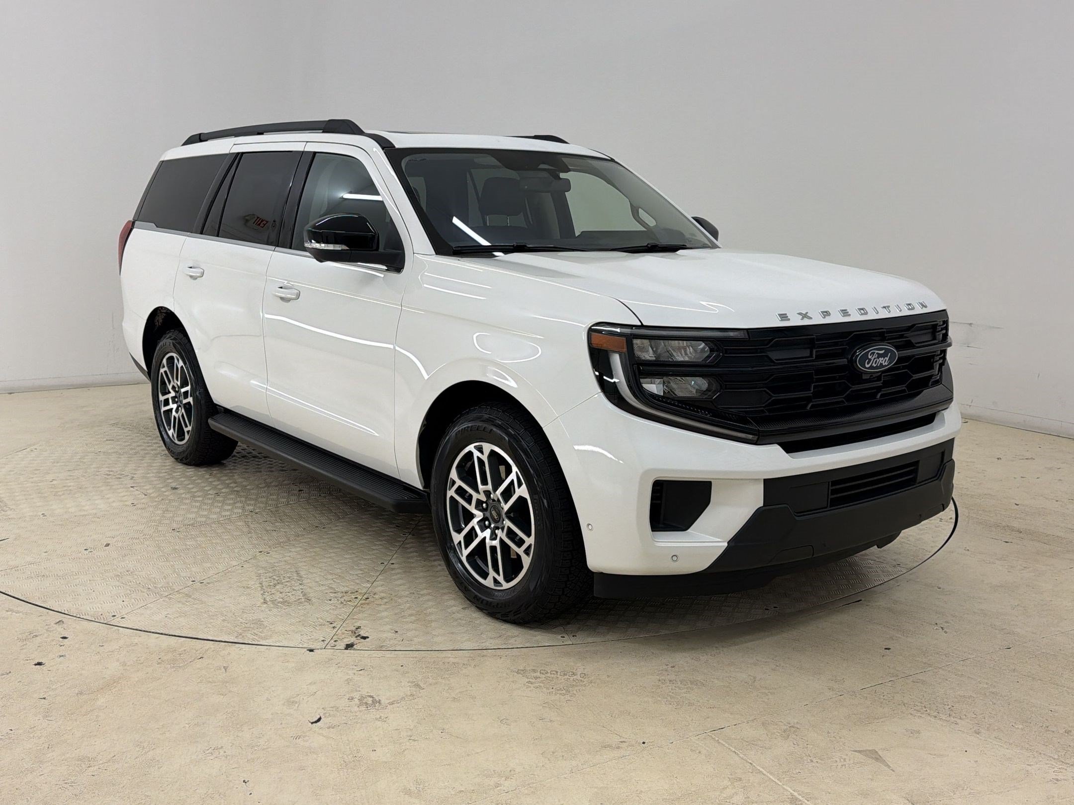 Certified 2025 Ford Expedition Active AWD/4WD image 7