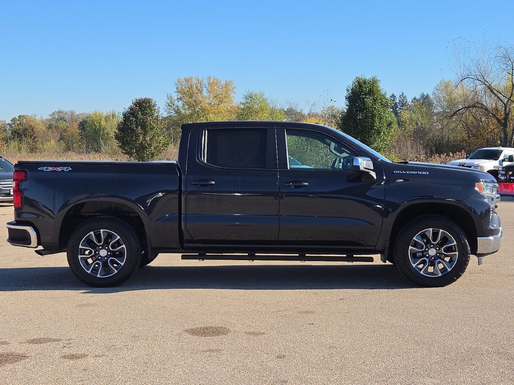 Used 2024 Chevrolet Silverado 1500 LT AWD/4WD image 2