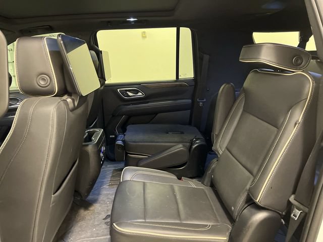 Used 2023 Chevrolet Suburban Premier AWD/4WD image 6