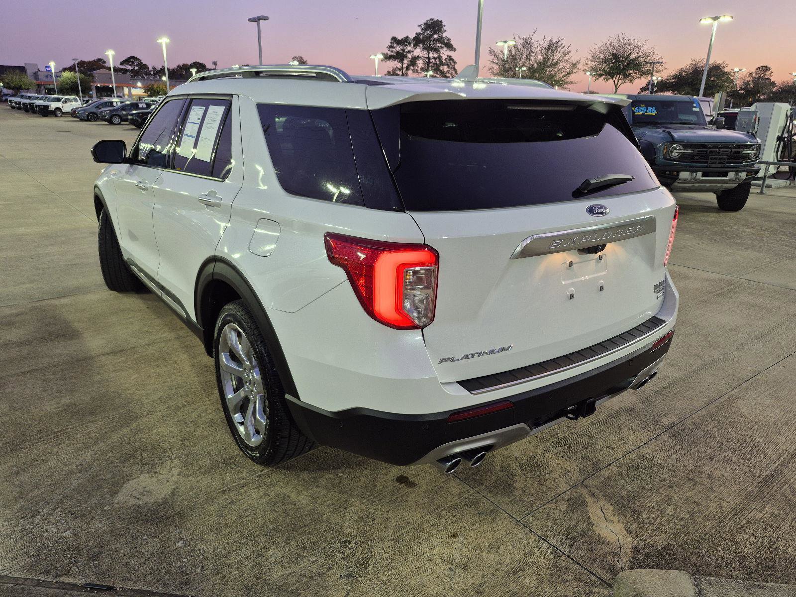 Certified 2020 Ford Explorer Platinum w/ Premium Technology Package image 6