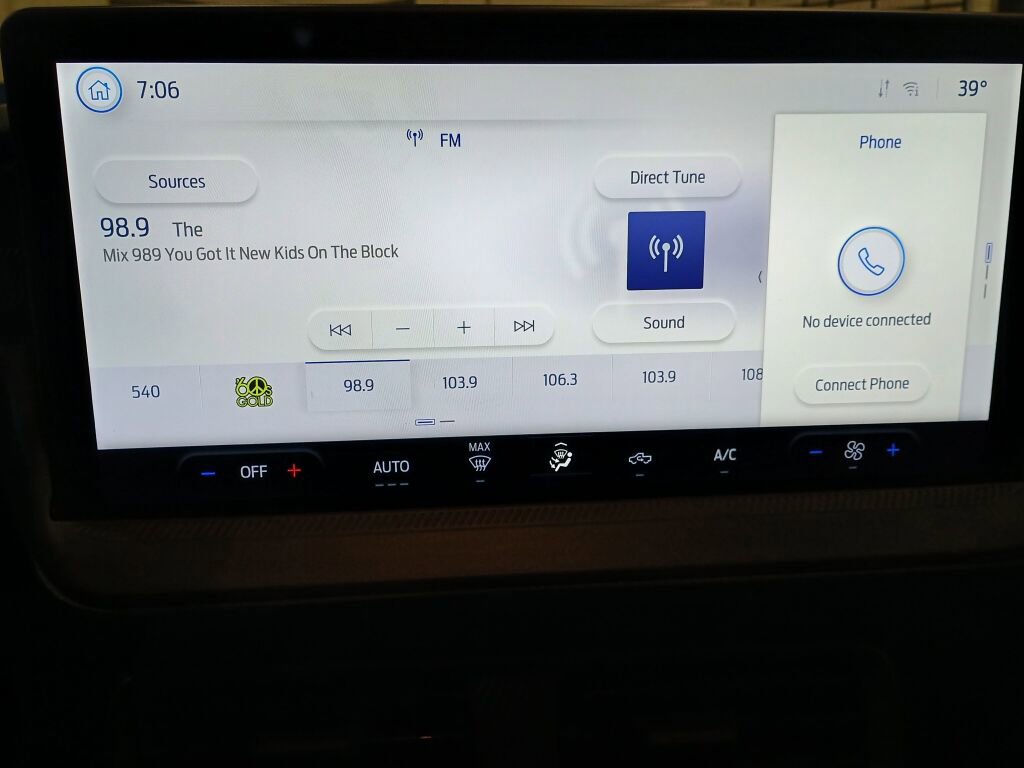 Certified 2025 Ford Maverick XL image 12