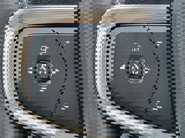 Used 2023 Volvo XC40 B5 Ultimate w/ Protection Package Premier image 33