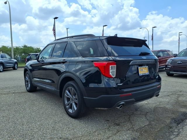 Certified 2024 Ford Explorer XLT w/ Equipment Group 202A AWD/4WD image 5