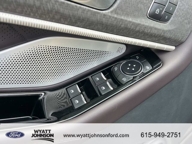 Certified 2025 Ford Explorer Platinum w/ LUX Leather Package image 29