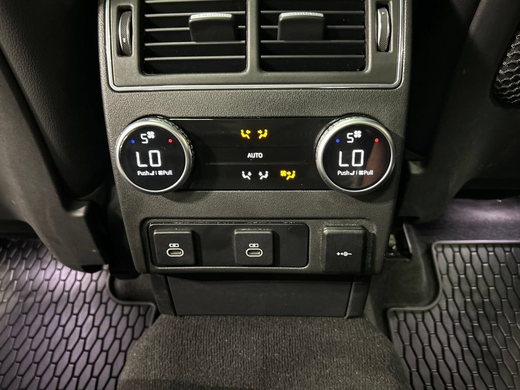 Used 2021 Jaguar F-PACE S AWD/4WD image 30