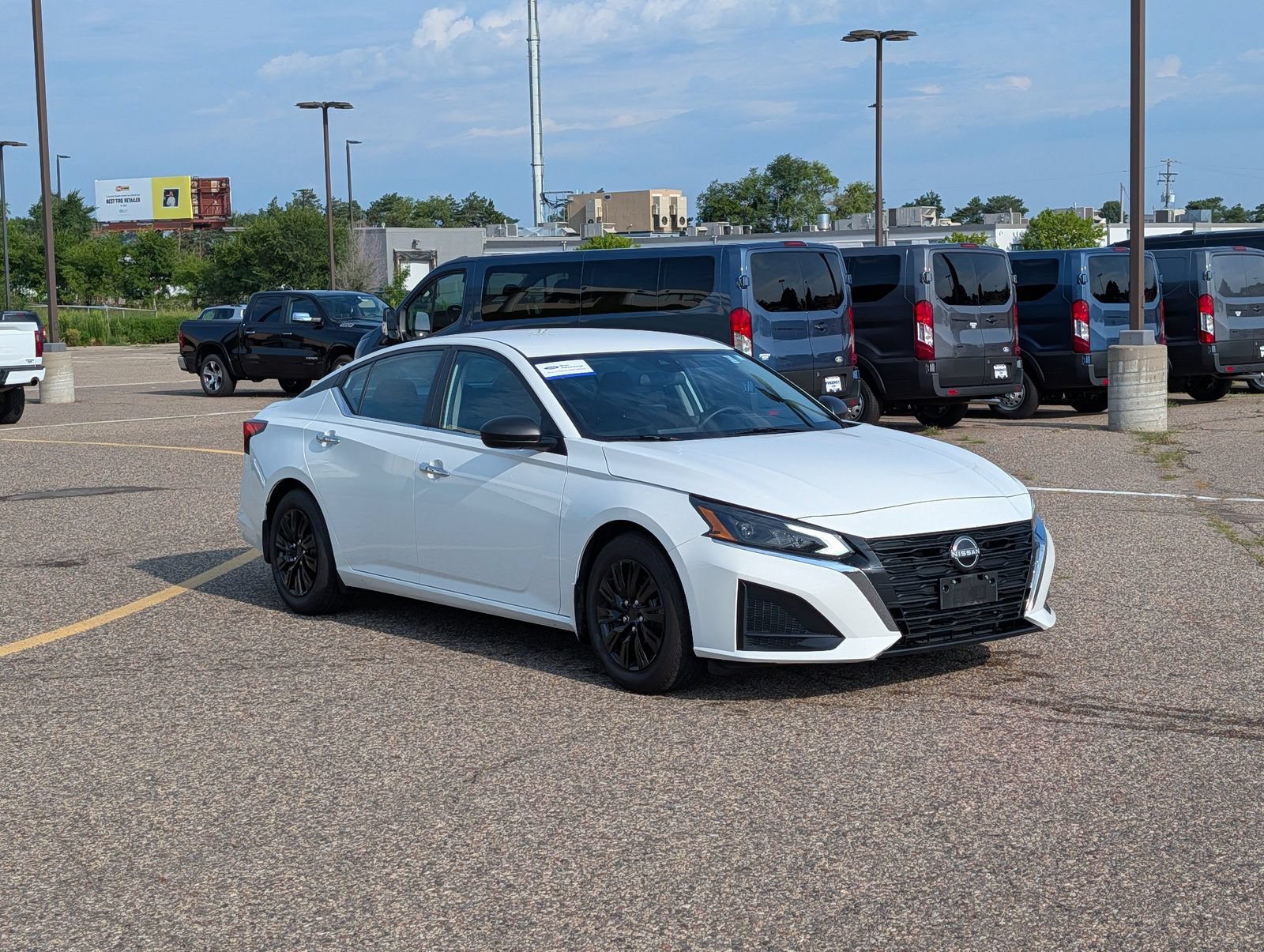 Used 2024 Nissan Altima 2.5 S FWD image 10