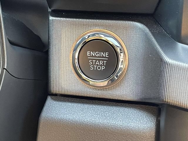 Certified 2024 Ford F250 Platinum AWD/4WD image 32