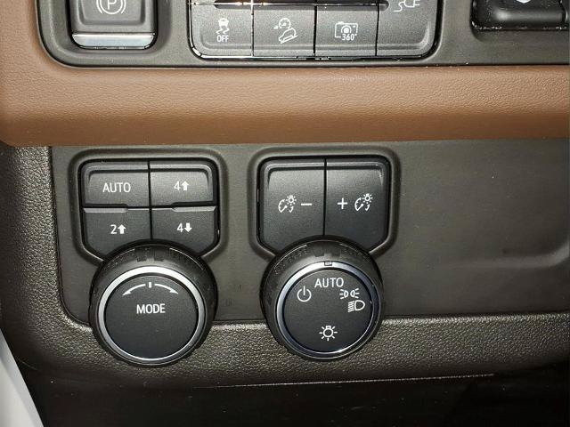 Used 2022 Chevrolet Suburban High Country w/ LPO, Illumination Package AWD/4WD image 16