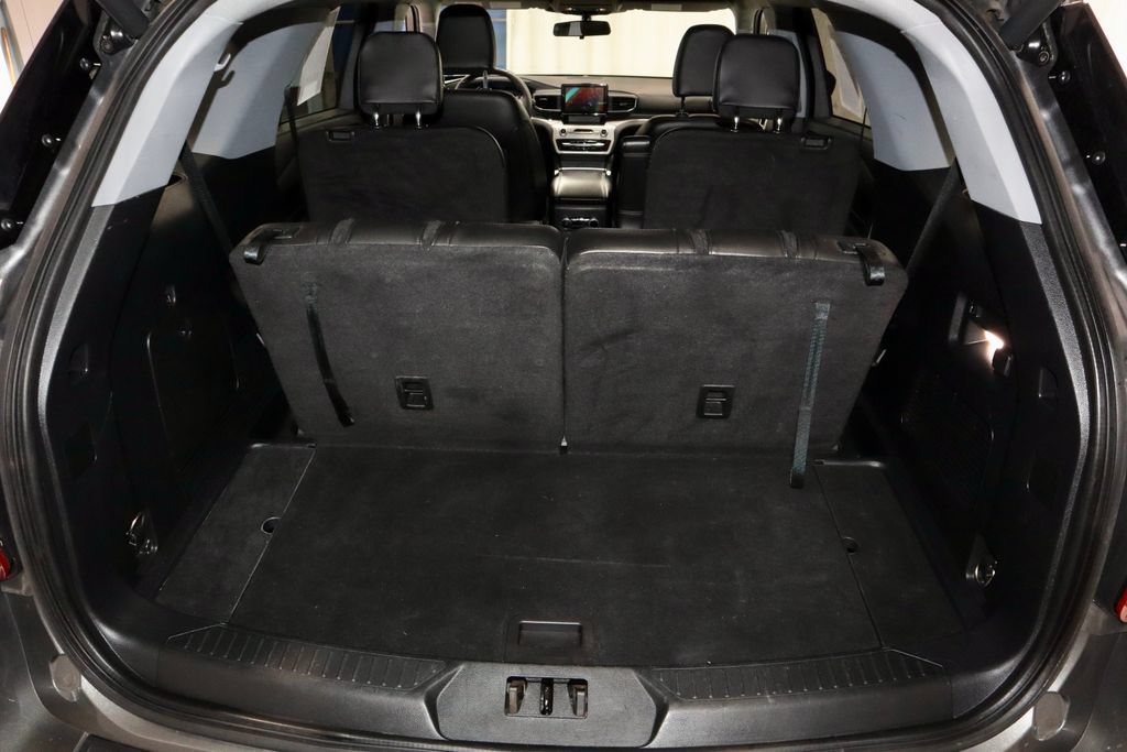 Certified 2022 Ford Explorer XLT w/ Equipment Group 202A AWD/4WD image 15