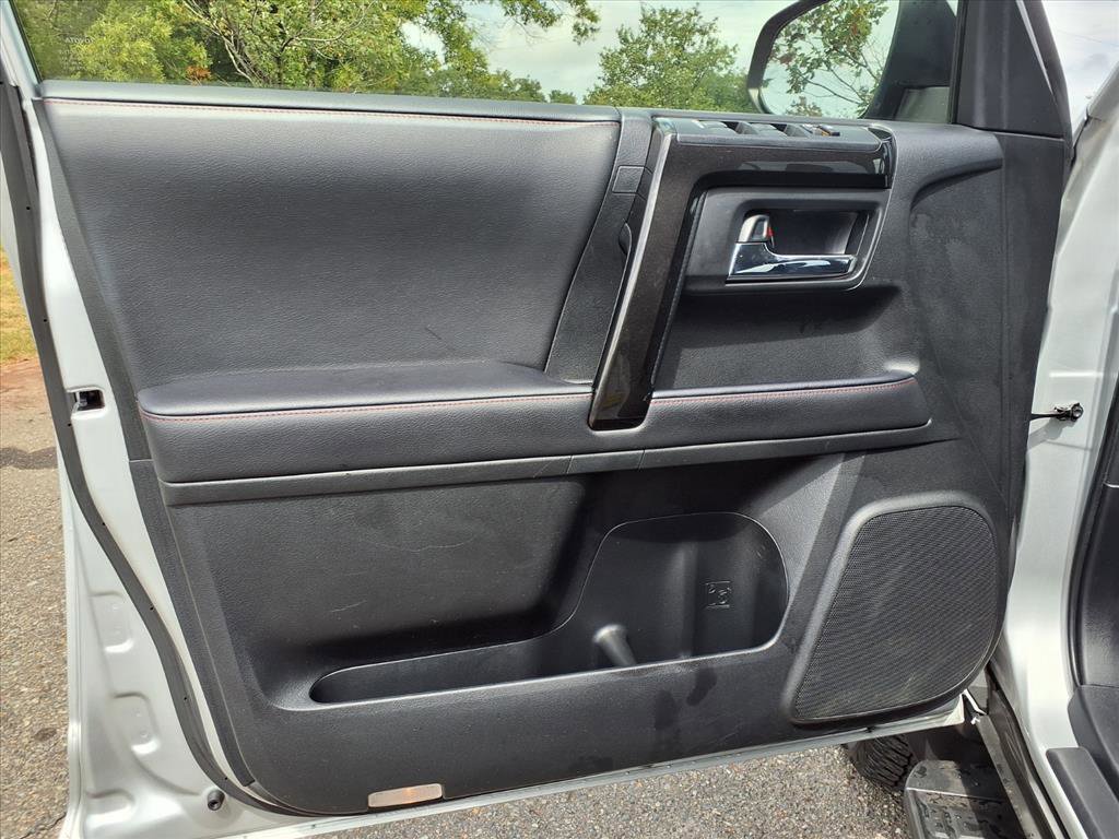 Used 2024 Toyota 4Runner TRD Off-Road image 4