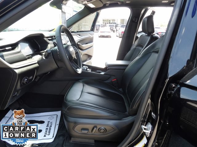 Used 2025 Jeep Grand Cherokee Limited w/ Black Appearance Package RWD image 28