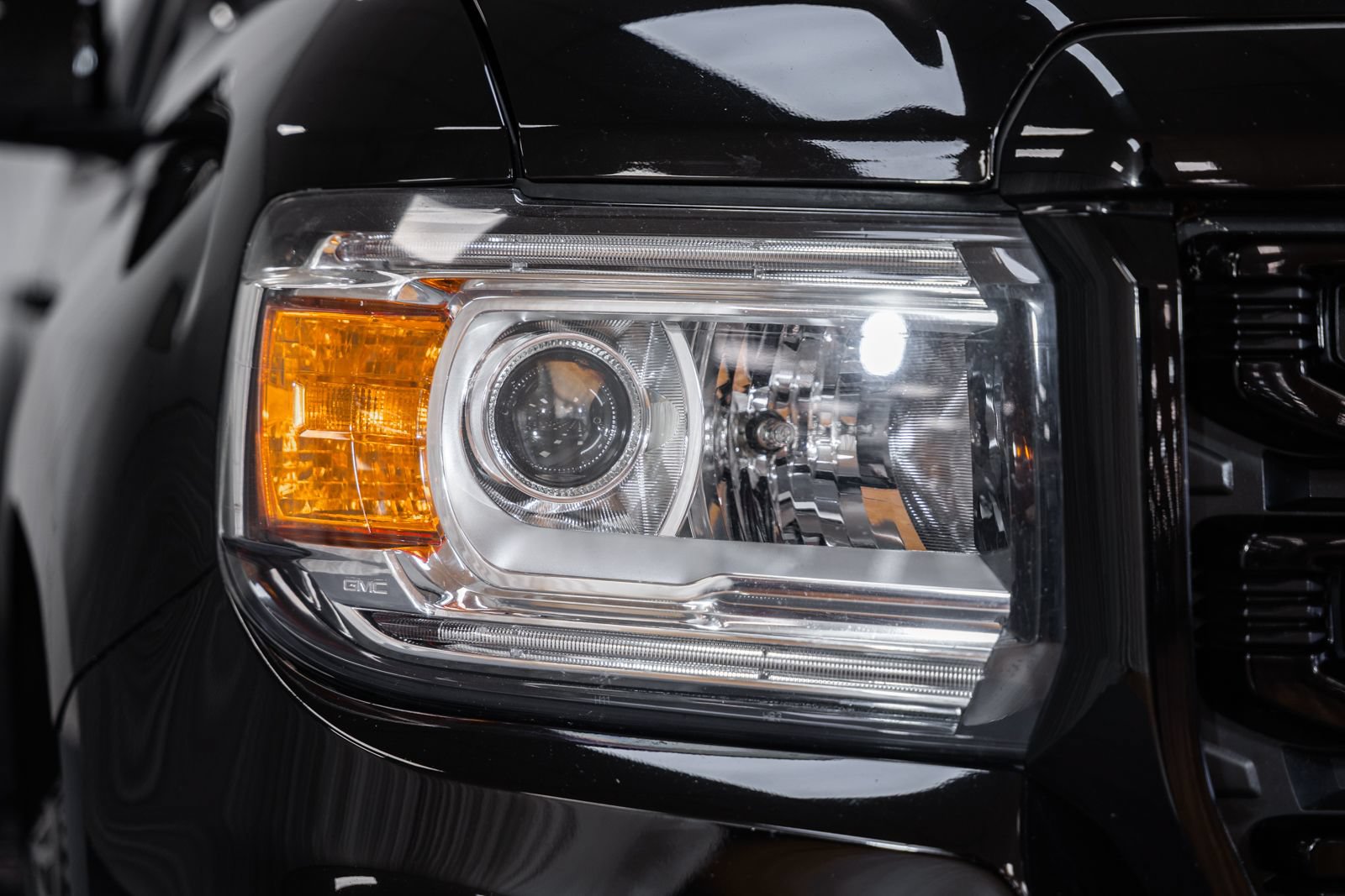 Used 2022 GMC Canyon Elevation w/ Elevation Premium Package RWD image 11