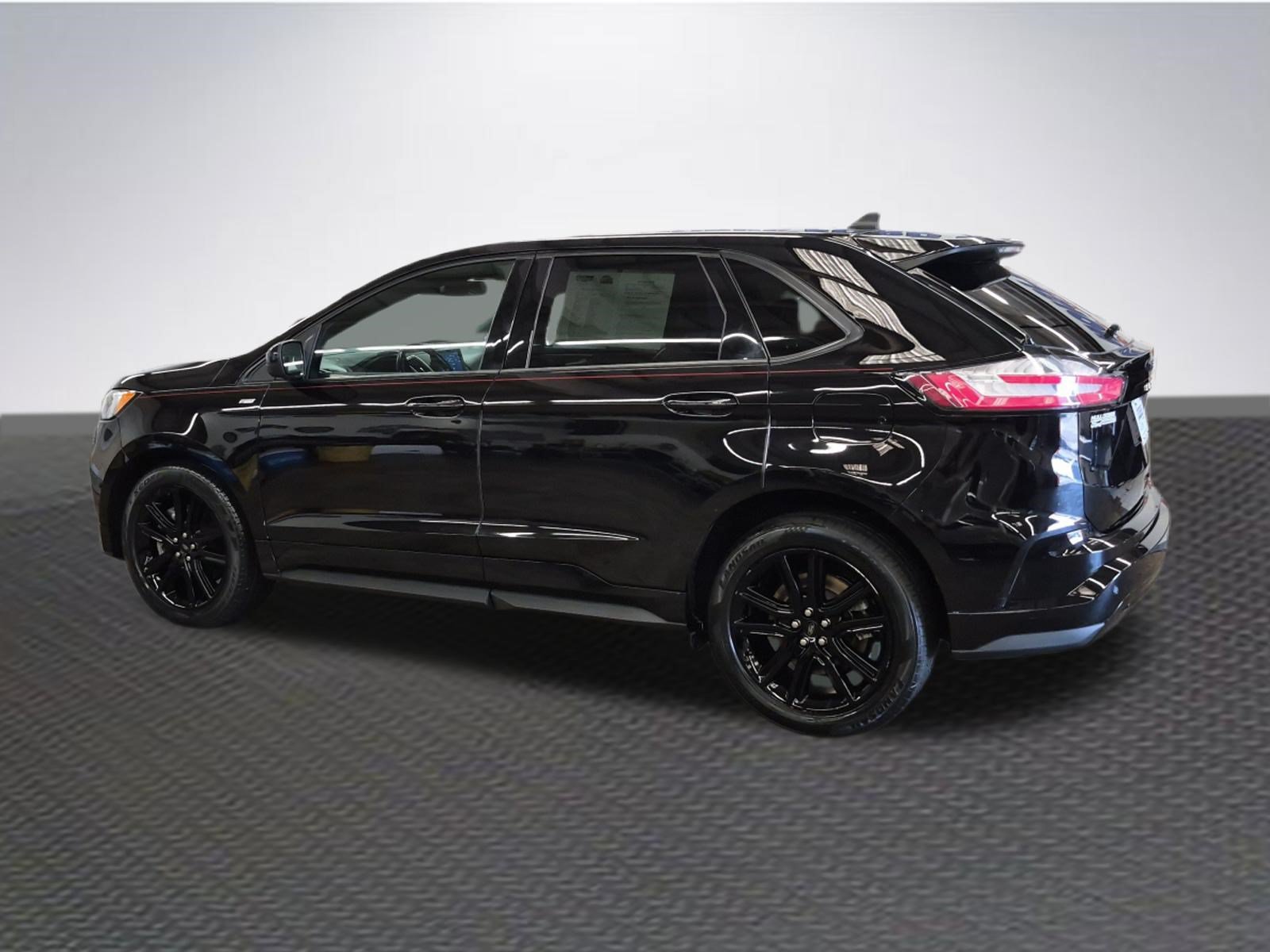 Certified 2022 Ford Edge ST-Line AWD/4WD image 5