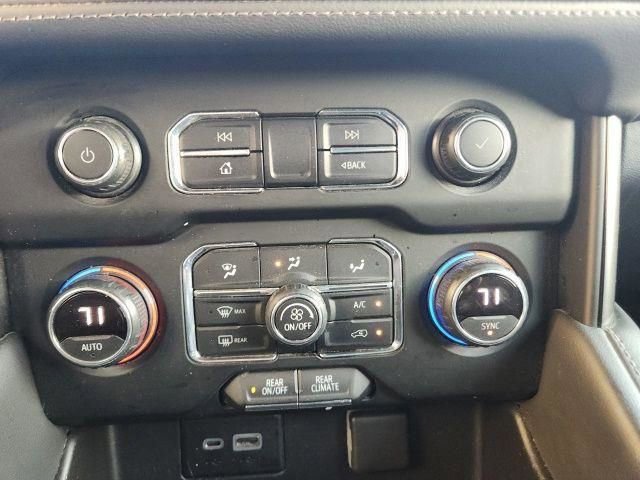 Used 2021 Chevrolet Suburban LS image 31