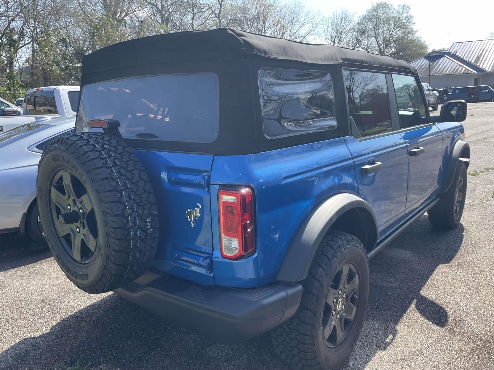 Certified 2024 Ford Bronco Black Diamond image 3