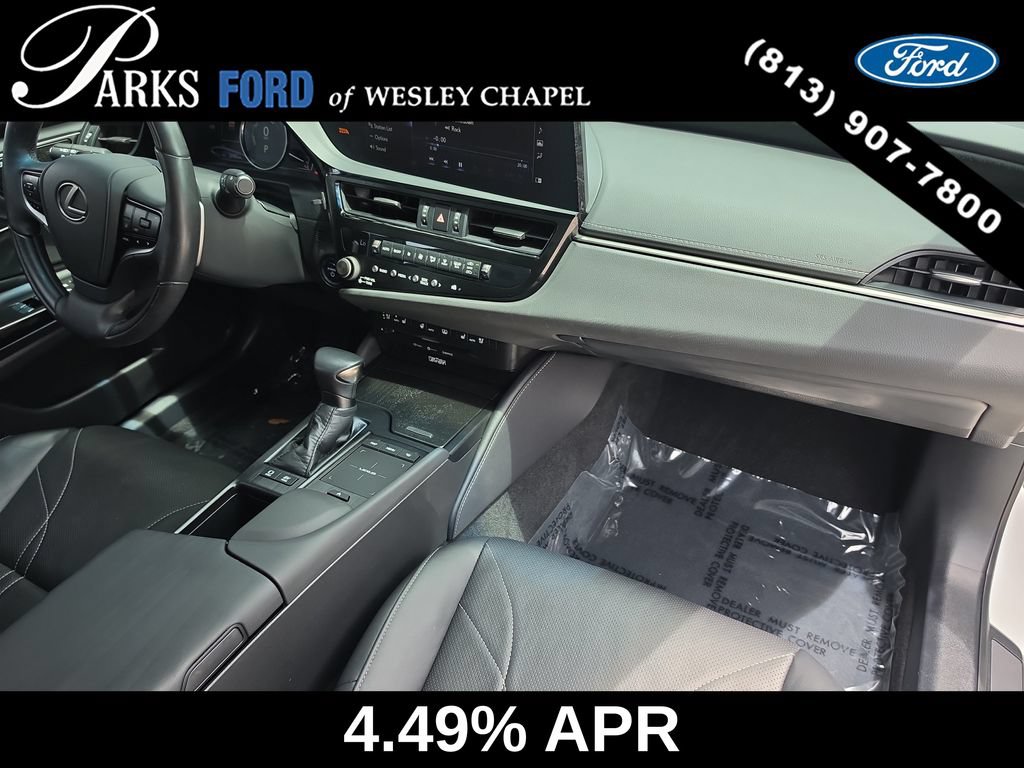 Used 2022 Lexus ES 300h Ultra Luxury w/ Accessory Package 2 FWD image 11