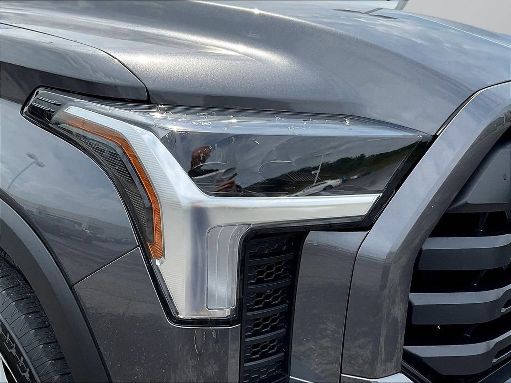 Used 2025 Toyota Tundra SR5 AWD/4WD image 33