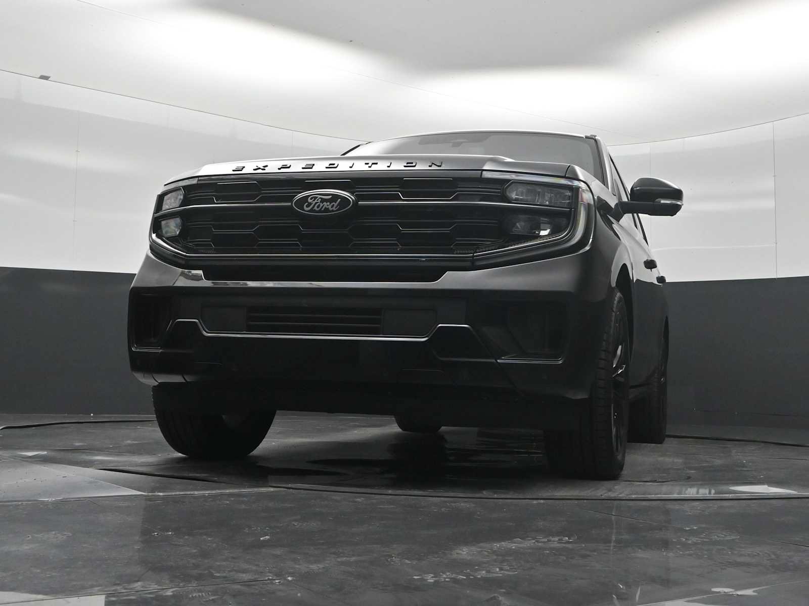 Certified 2025 Ford Expedition Platinum w/ Stealth Appearance Package AWD/4WD image 38