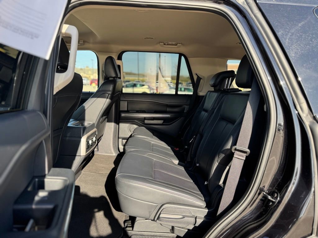 Certified 2024 Ford Expedition XLT image 33