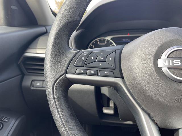 Used 2025 Nissan Altima 2.5 SV AWD/4WD image 13