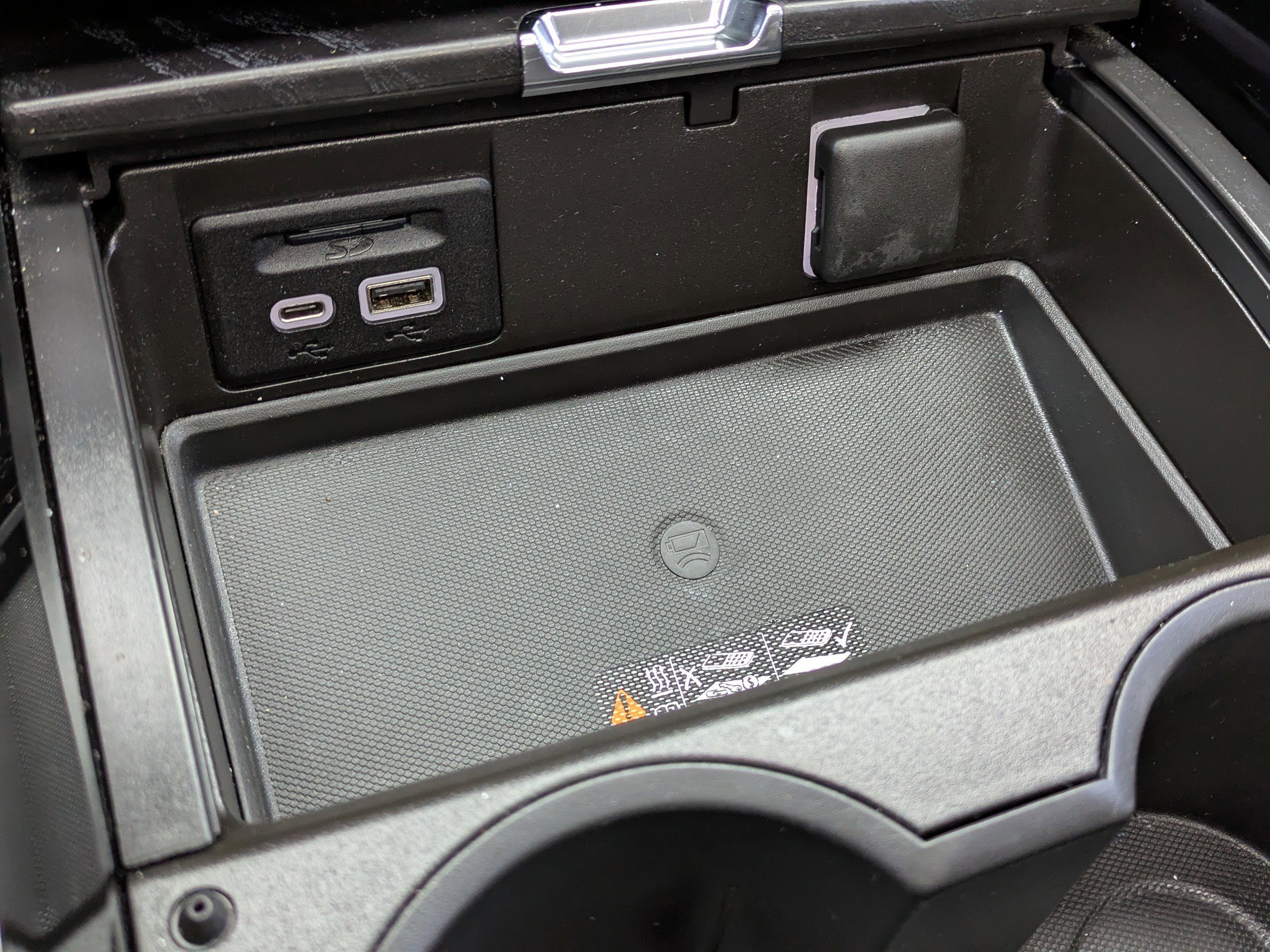 Used 2021 GMC Yukon XL Denali w/ Denali Premium Package image 25