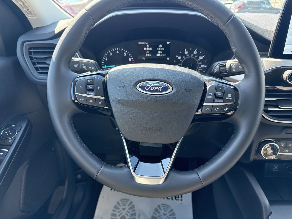 Certified 2022 Ford Escape SE w/ Cold Weather Package FWD image 11