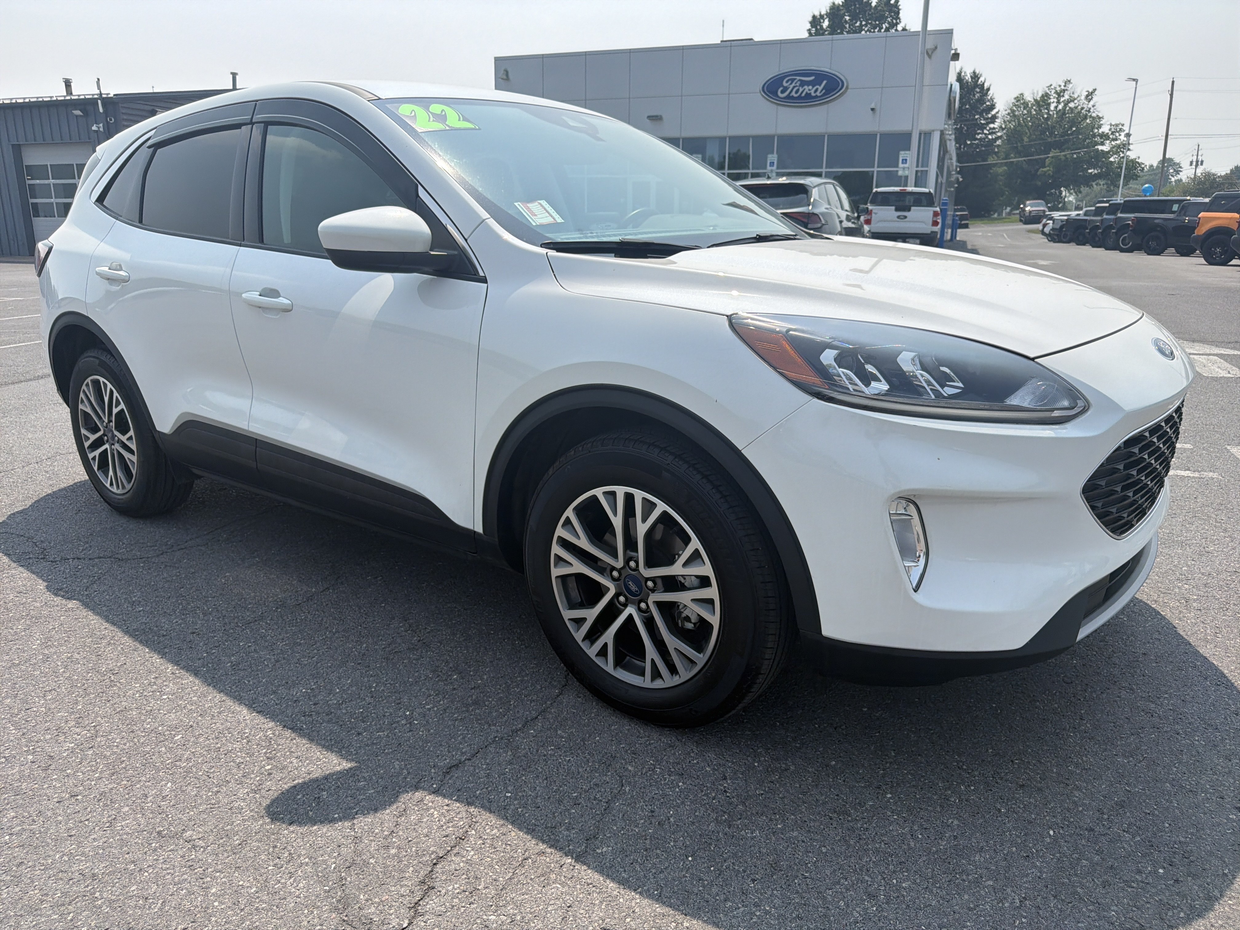 Certified 2022 Ford Escape SEL w/ Technology Package AWD/4WD image 1