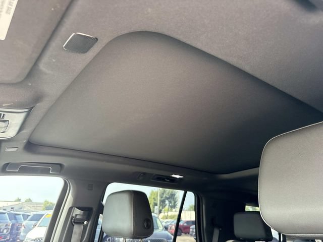 Used 2022 Chevrolet Tahoe Z71 w/ Z71 Off-Road Package AWD/4WD image 30