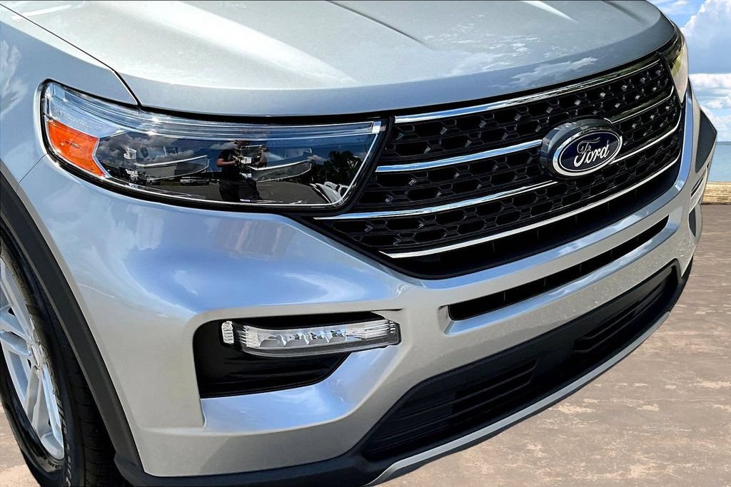 Certified 2024 Ford Explorer XLT w/ Equipment Group 202A RWD image 35