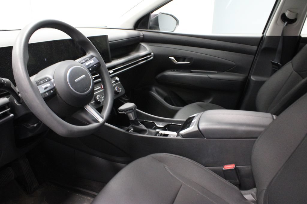 Used 2025 Hyundai Tucson SE FWD image 22