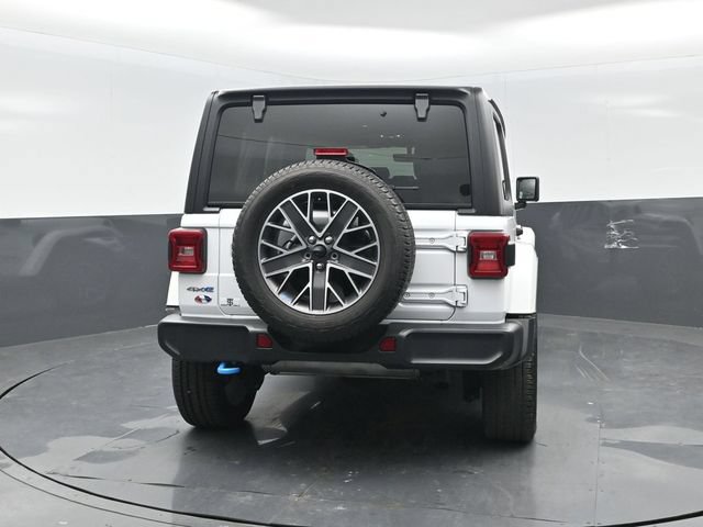 Used 2023 Jeep Wrangler Unlimited Sahara w/ Cold Weather Group AWD/4WD image 19