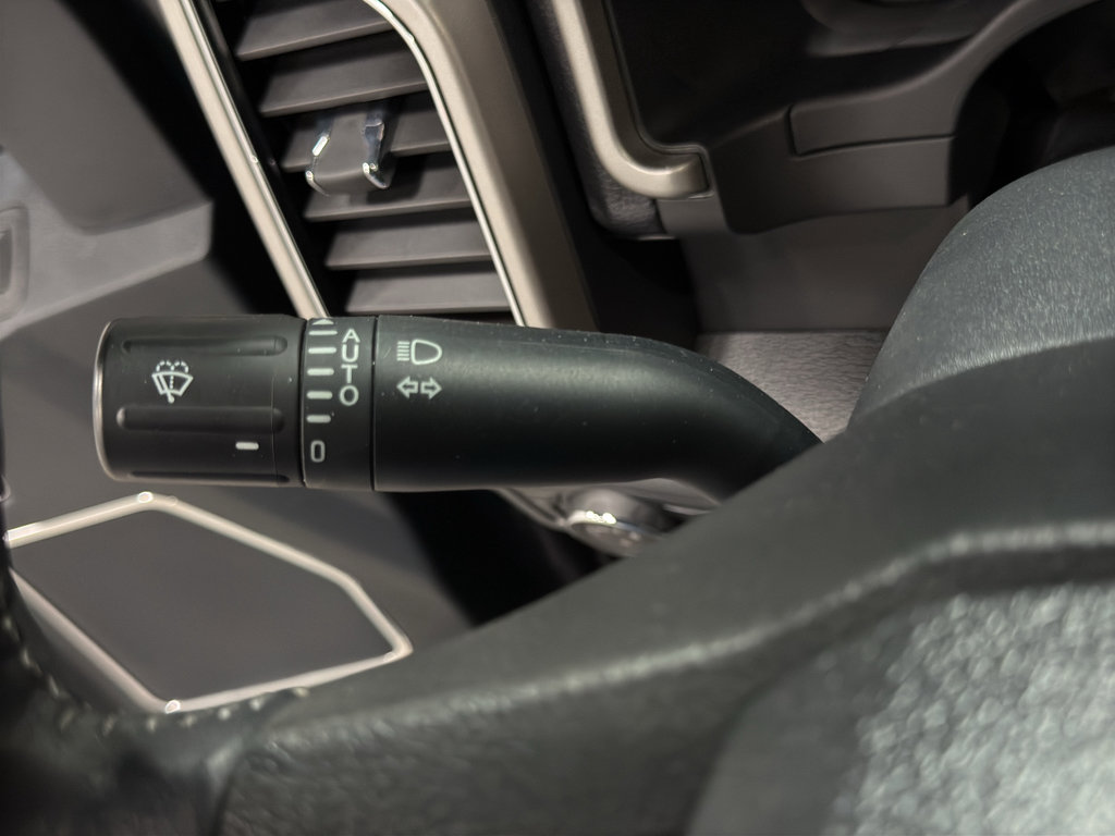 Certified 2022 Ford F250 Lariat w/ Tremor Off-Road Package image 18