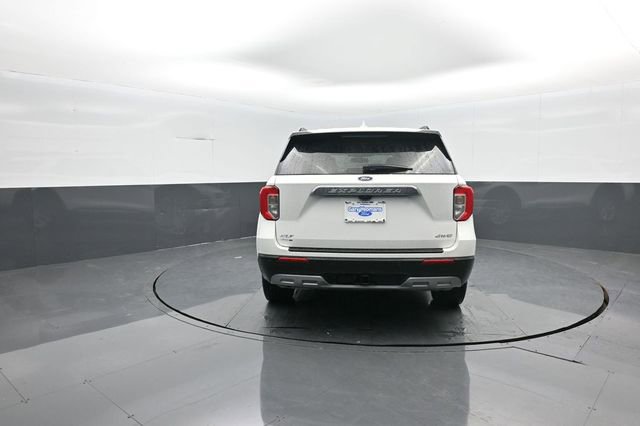 Certified 2024 Ford Explorer XLT w/ Equipment Group 202A image 6
