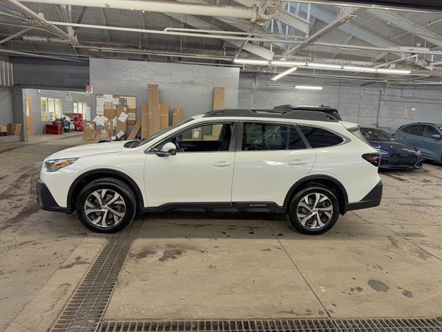Used 2022 Subaru Outback Limited image 2