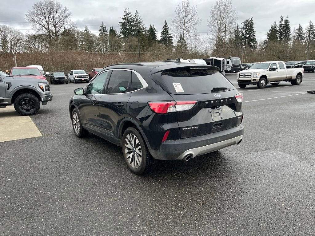 Certified 2022 Ford Escape Titanium image 5